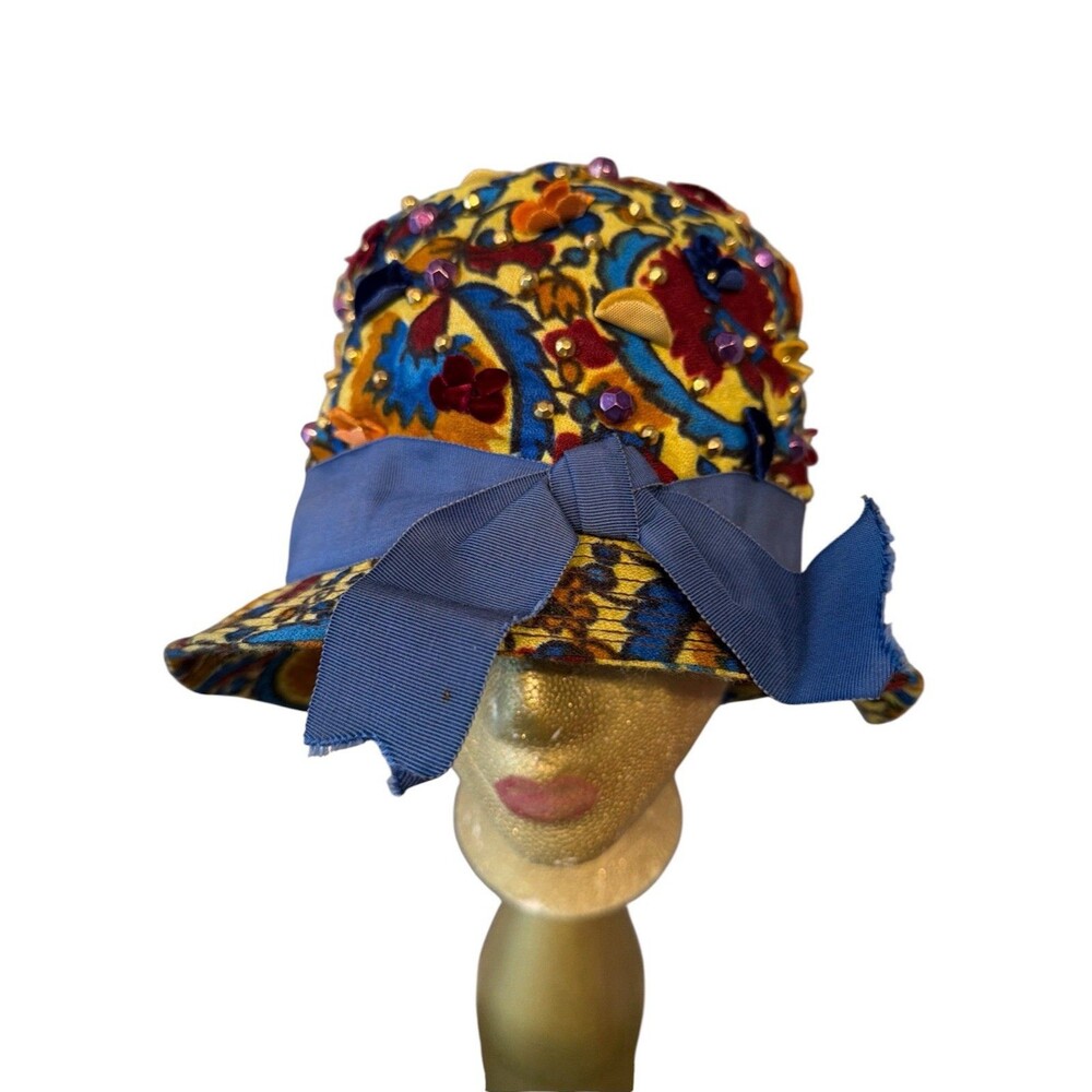 Vintage 1960s Tapestry Bucket Hat Union Made Studded Velvet Floral Cloche (22)
